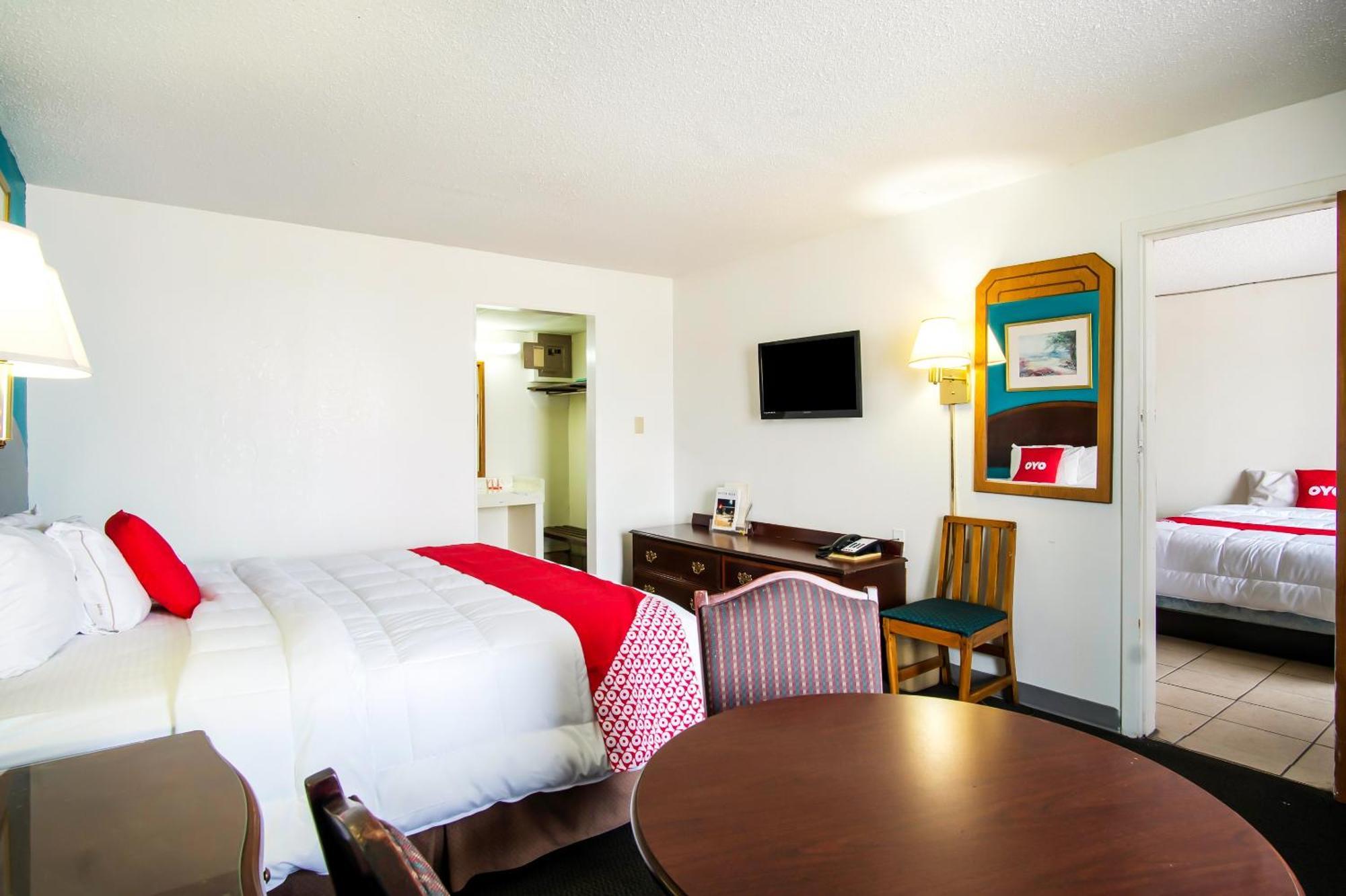 Hotel Oyo West 4th Ave