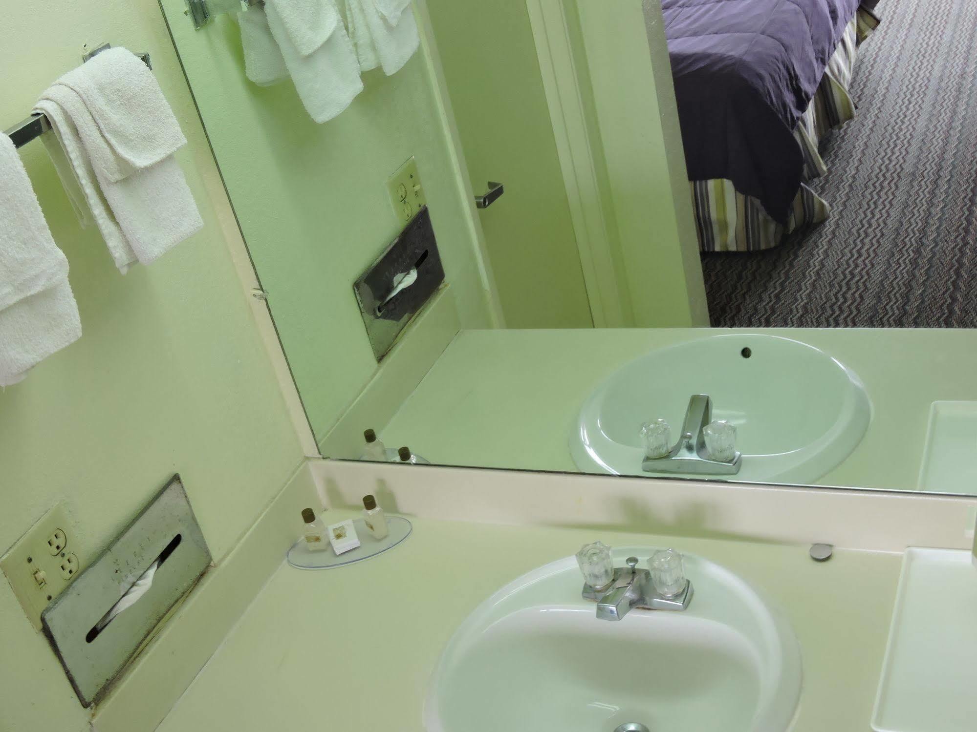Oyo West 4th Ave Hotel 3*