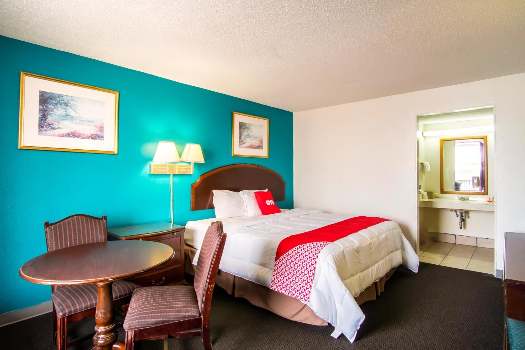 Oyo West 4th Ave Hotel