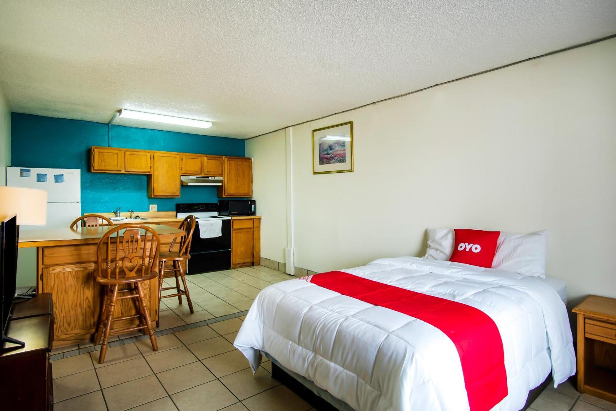 Oyo West 4th Ave Hotel Hutchinson